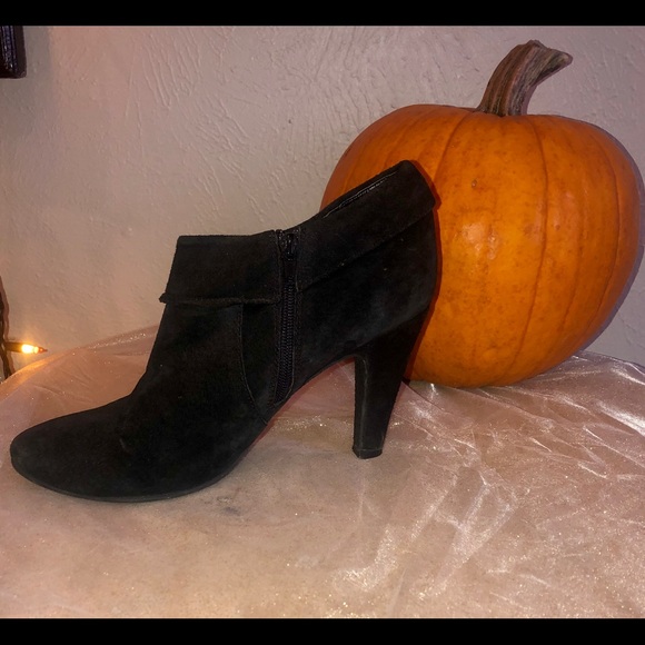 BLACK SUEDE BOOTIES - Picture 2 of 4